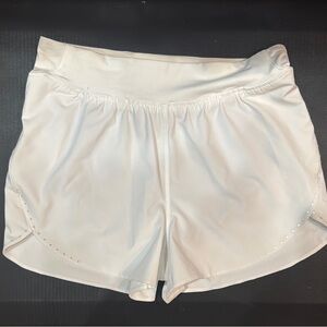 lululemon women’s size 6 white Athletic Shorts